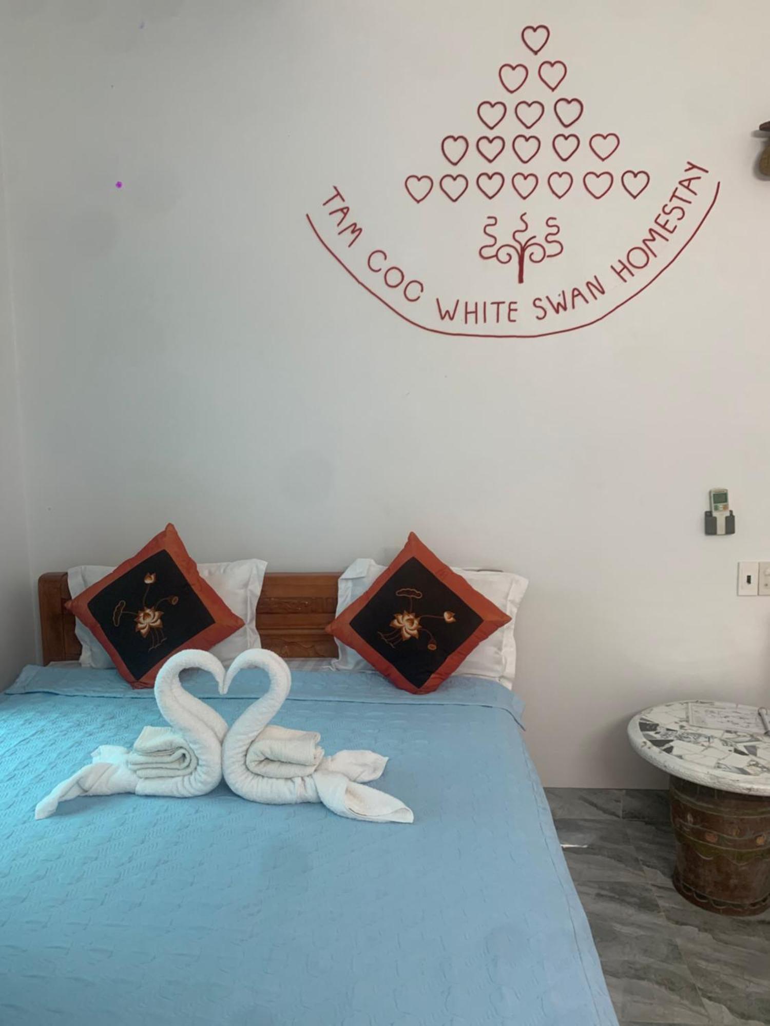 Tam Coc White Swan Homestay นิญบิ่ญ ภายนอก รูปภาพ